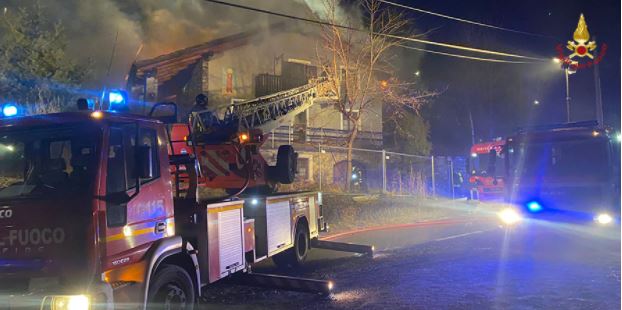 Incendio Novalesa: abitazione in fiamme in Strada dell'Abbazia