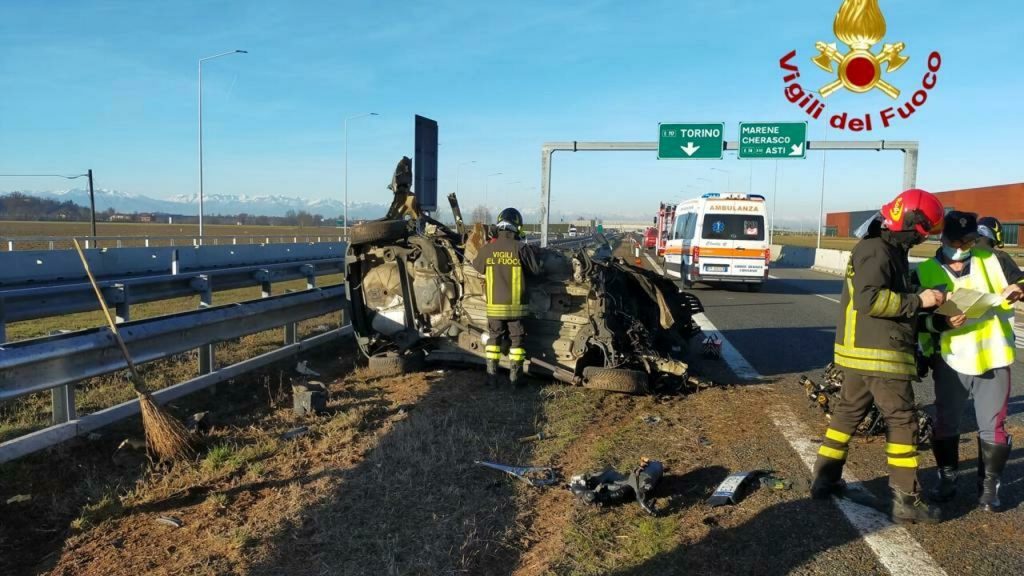 Incidente Torino-Savona 1 gennaio 2022 auto ribaltata sull'A6