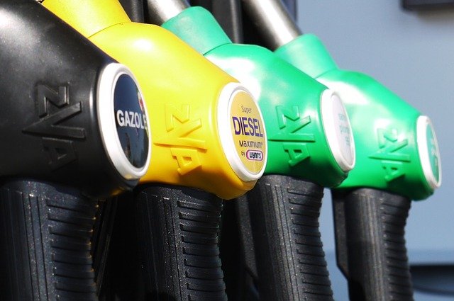 Perché il gasolio costa più della benzina