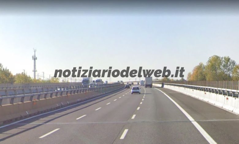 Incidente A4 Torino-Milano oggi 2 aprile 2022 altezza Novara Ovest