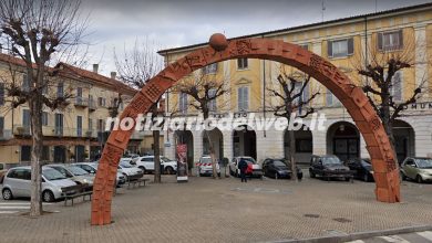 Incidente Castellamonte oggi 23 aprile 2022: danni all'Arco di Pomodoro