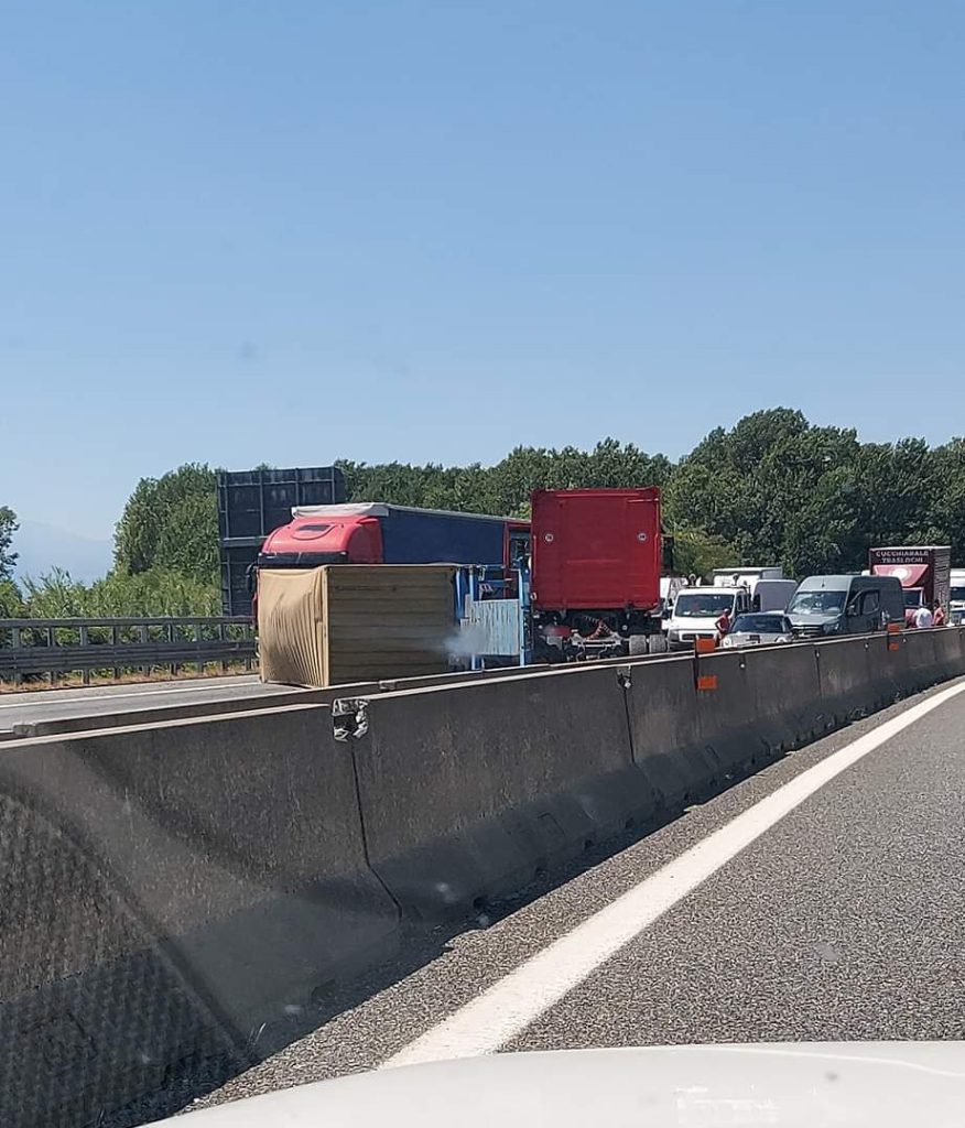 incidente tangenziale torino 8 luglio 2022 oggi