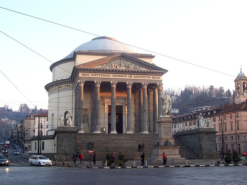 Il Santo Graal è a Torino? I simboli esoterici suggeriscono di sì