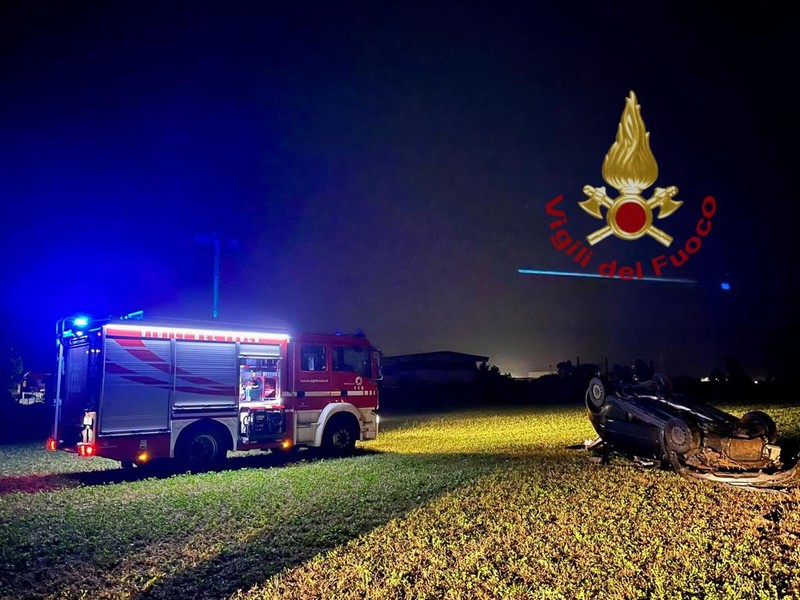 Incidente Magliano Alpi auto fuori strada nei pressi del cavalcavia