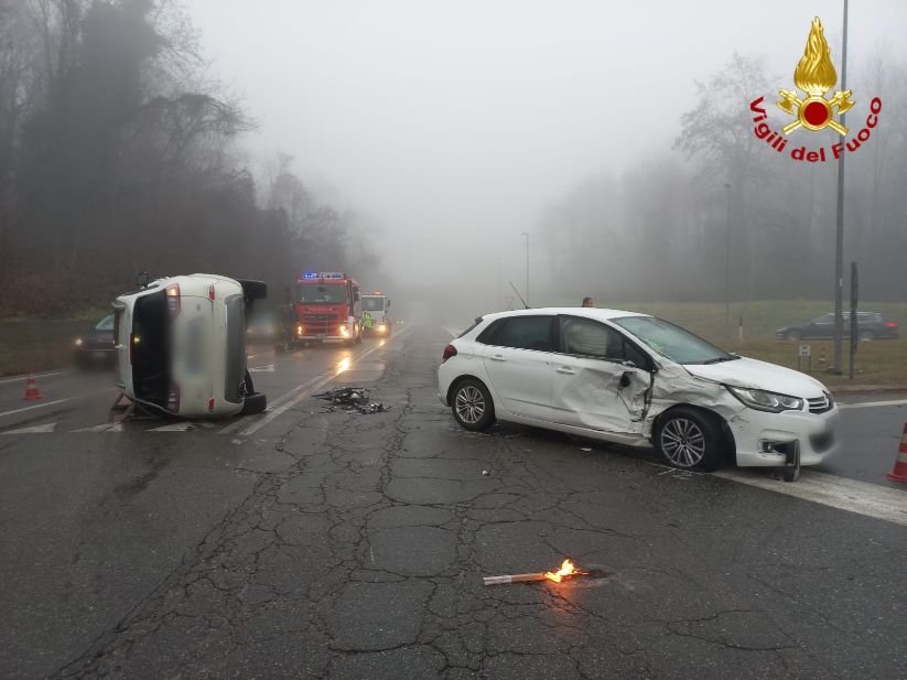 Incidente Paruzzaro oggi 3 gennaio 2023: tre feriti