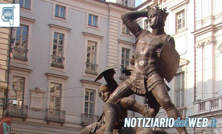 La statua di Palazzo Civico chi era il Conte Verde di Torino