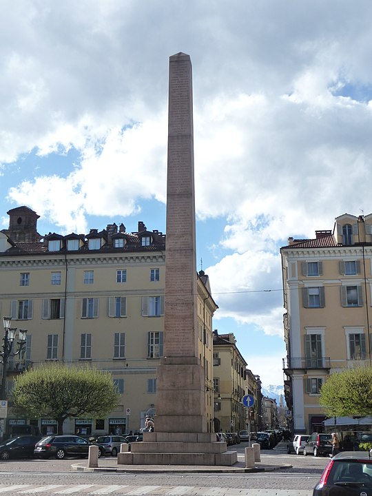 Obelisco di piazza Savoia a Torino nessun restauro dopo gli atti vandalici degli anarchici