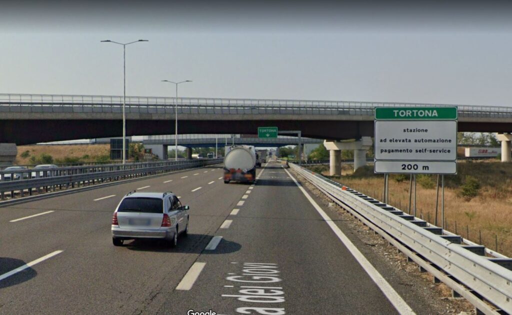 Incidente A7 Tortona oggi 11 aprile 2023 due feriti