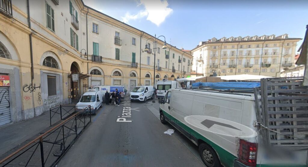 Sgomberato il cortile di Porta Palazzo: pusher e clochard nella casa ATC