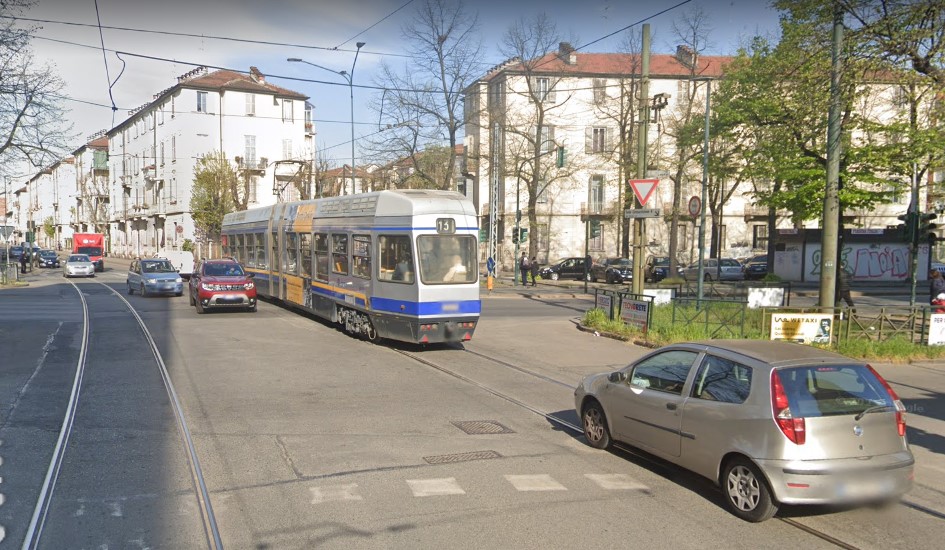 Incidente corso Lecce Torino 7 giugno scontro tra tram e autoscala