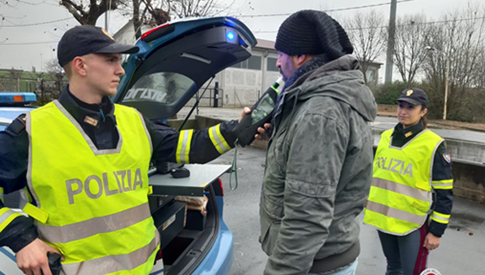 Torino controlli Polizia Stradale contro alcol e droga al volante