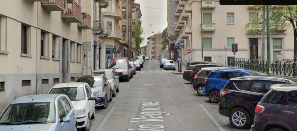 Torino, decine di SUV con gli pneumatici sgonfiati: azione rivendicata dagli ambientalisti