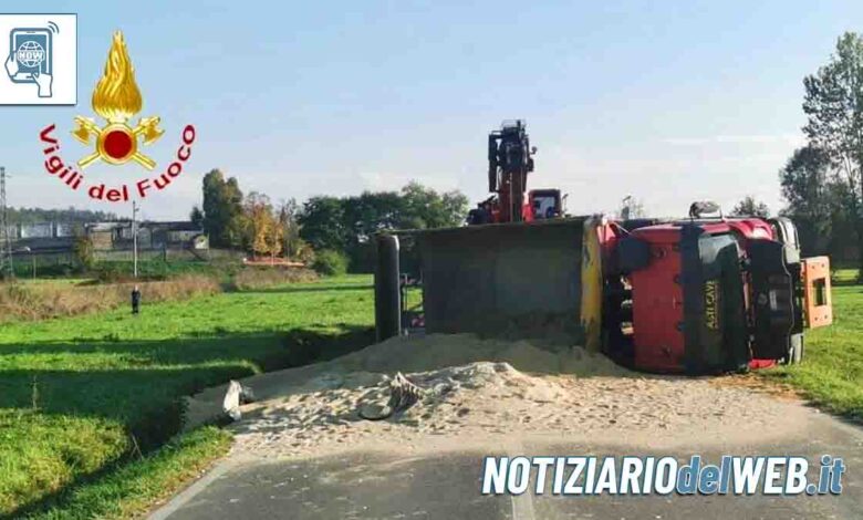 Incidente Asti oggi 7 novembre 2023 ribaltato camion carico di sabbia